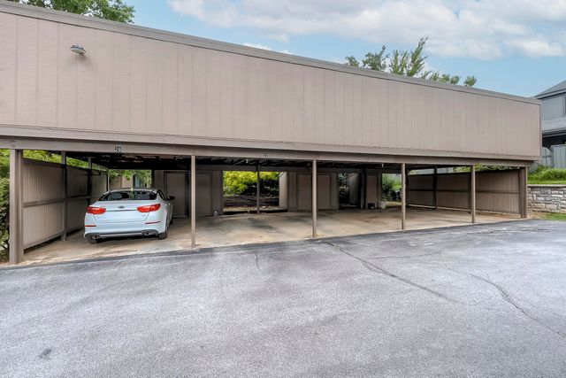 500 Laketower Drive 32, Lexington, KY 40502