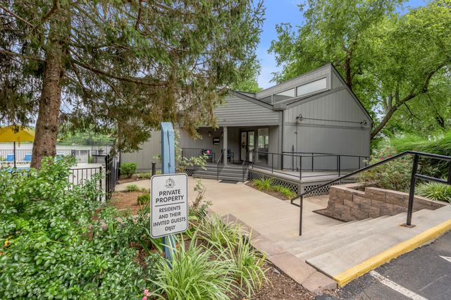 500 Laketower Drive 32, Lexington, KY 40502