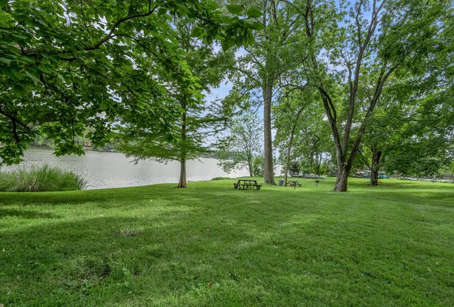 500 Laketower Drive 32, Lexington, KY 40502