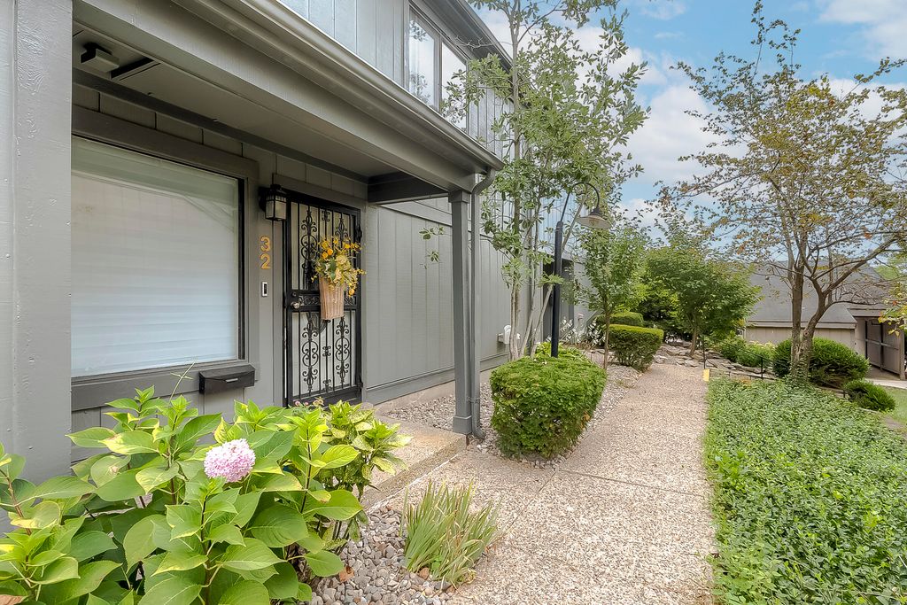 500 Laketower Drive 32, Lexington, KY 40502