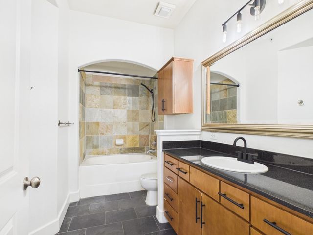 1901 Post Oak Blvd Boulevard 2402, Houston, TX 77056