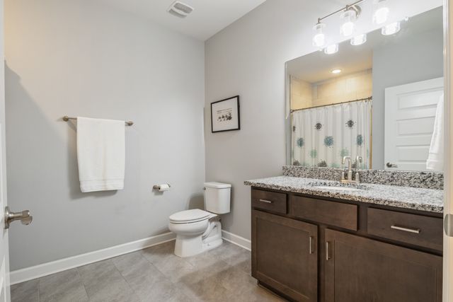 7483 Highway 70 S Apt 103, Nashville, TN 37221