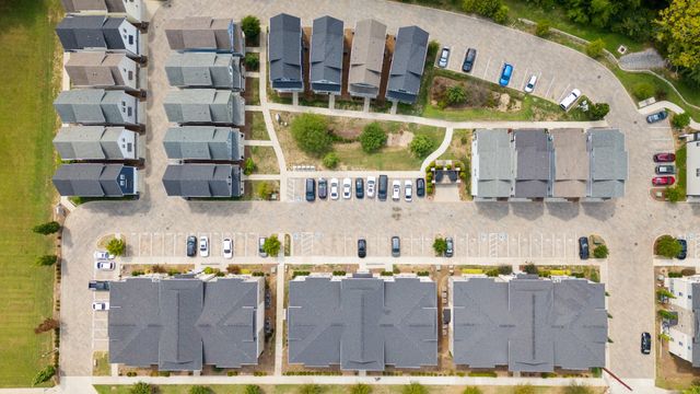 7483 Highway 70 S Apt 103, Nashville, TN 37221