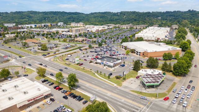 7483 Highway 70 S Apt 103, Nashville, TN 37221