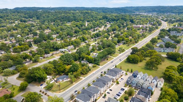 7483 Highway 70 S Apt 103, Nashville, TN 37221