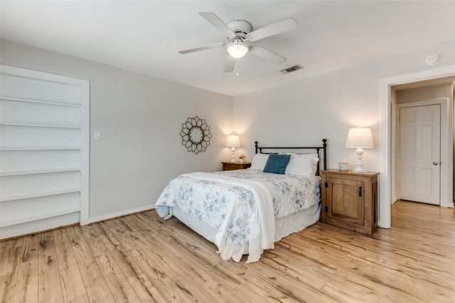 305 W Trinity Street, Forney, TX 75126