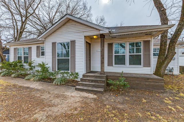 305 W Trinity Street, Forney, TX 75126