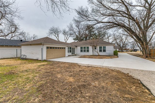 305 W Trinity Street, Forney, TX 75126