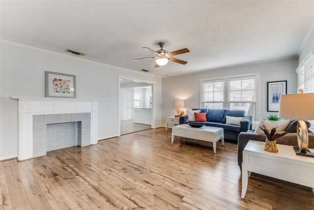 305 W Trinity Street, Forney, TX 75126