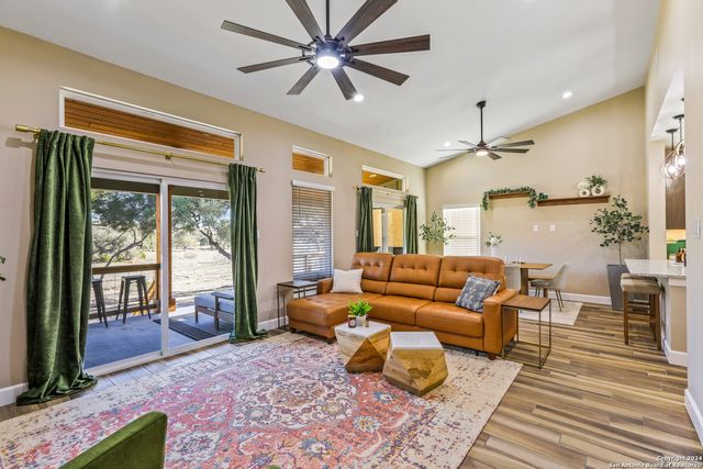 1188 LAKESHORE DR, Canyon Lake, TX 78133