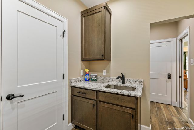 1188 LAKESHORE DR, Canyon Lake, TX 78133