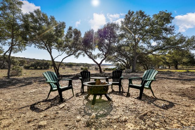 1188 LAKESHORE DR, Canyon Lake, TX 78133
