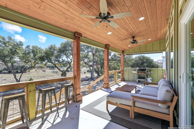1188 LAKESHORE DR, Canyon Lake, TX 78133