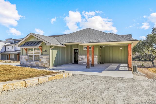 1188 LAKESHORE DR, Canyon Lake, TX 78133
