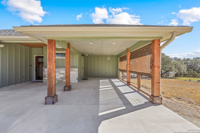 1188 LAKESHORE DR, Canyon Lake, TX 78133