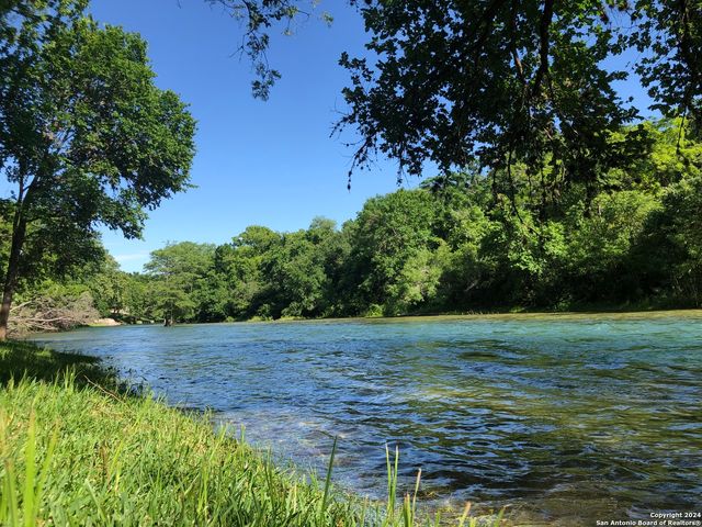 1188 LAKESHORE DR, Canyon Lake, TX 78133
