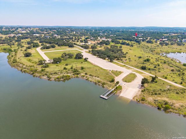 1188 LAKESHORE DR, Canyon Lake, TX 78133