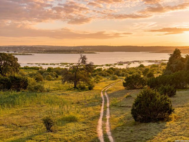 1188 LAKESHORE DR, Canyon Lake, TX 78133