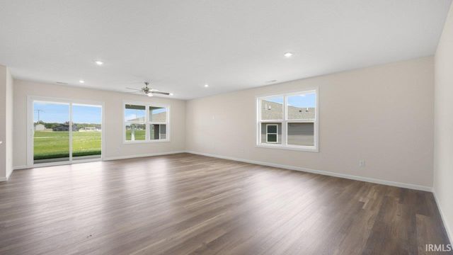 1072 Butler Lake Court, Fort Wayne, IN 46818