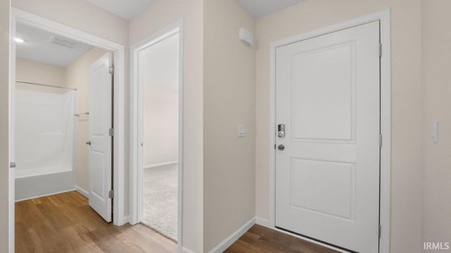 1072 Butler Lake Court, Fort Wayne, IN 46818