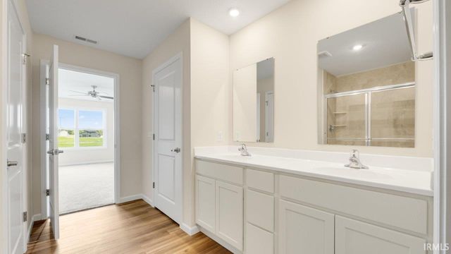 1072 Butler Lake Court, Fort Wayne, IN 46818