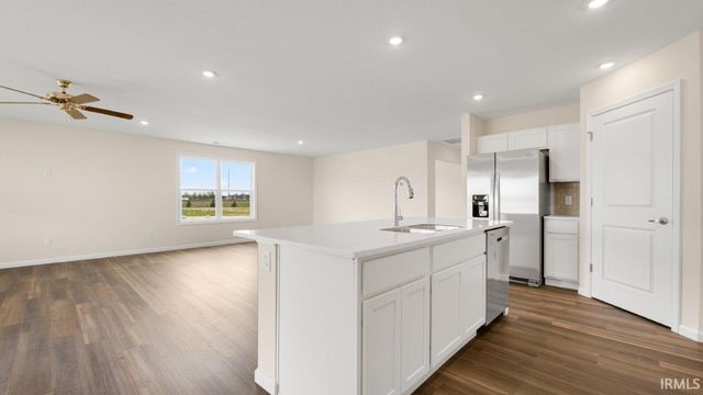 1072 Butler Lake Court, Fort Wayne, IN 46818