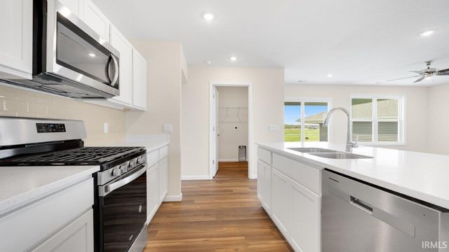 1072 Butler Lake Court, Fort Wayne, IN 46818