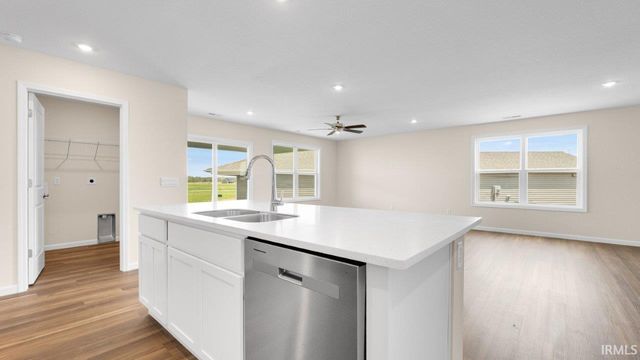 1072 Butler Lake Court, Fort Wayne, IN 46818