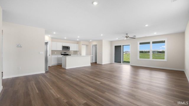 1072 Butler Lake Court, Fort Wayne, IN 46818