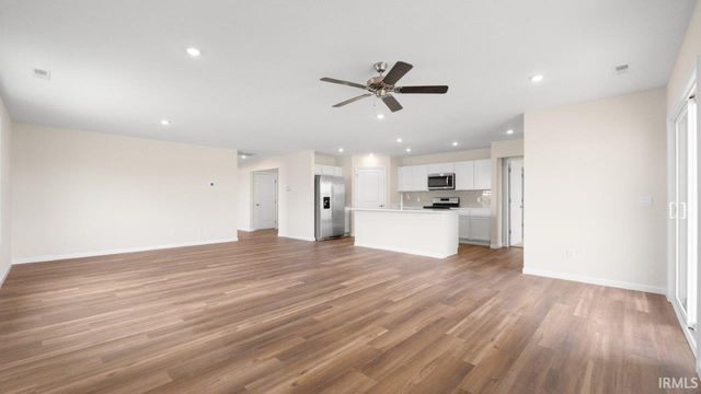 1072 Butler Lake Court, Fort Wayne, IN 46818