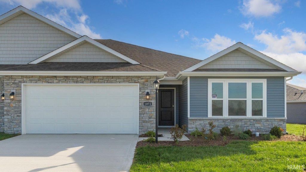 1072 Butler Lake Court, Fort Wayne, IN 46818