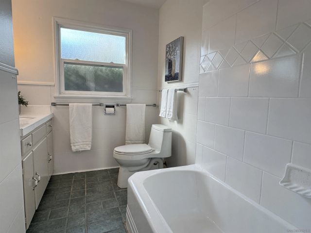 2850 Highland Dr., Carlsbad, CA 92008
