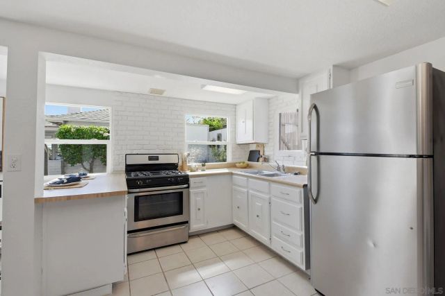 2850 Highland Dr., Carlsbad, CA 92008