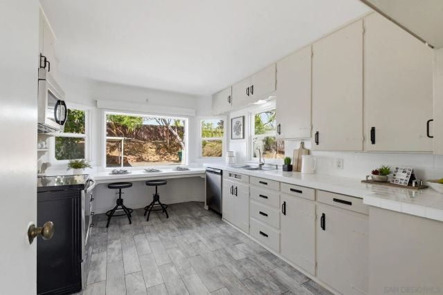 2850 Highland Dr., Carlsbad, CA 92008