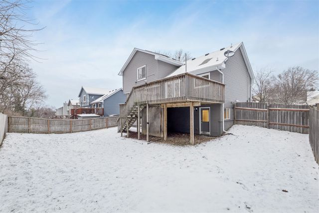8833 Luin Drive, Clive, IA 50325