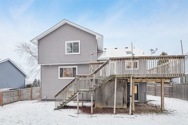 8833 Luin Drive, Clive, IA 50325