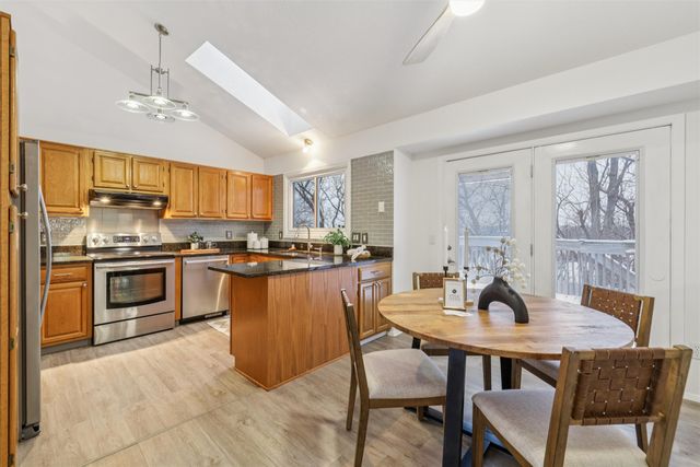 8833 Luin Drive, Clive, IA 50325