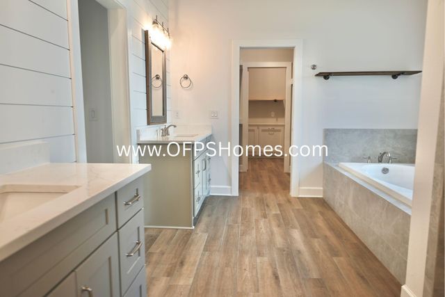 1438 E Shores Boulevard, Gulf Breeze, FL 32563