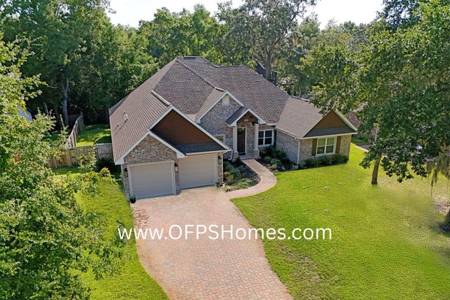 1438 E Shores Boulevard, Gulf Breeze, FL 32563