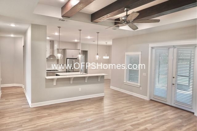 1438 E Shores Boulevard, Gulf Breeze, FL 32563