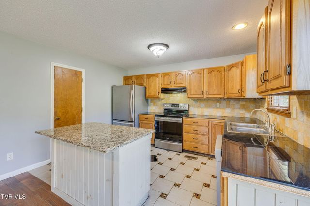 2015 Ridgefield Road, Johnson City, TN 37601