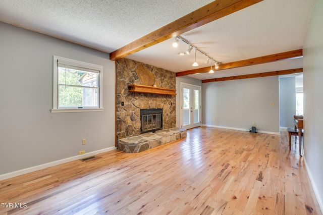 2015 Ridgefield Road, Johnson City, TN 37601