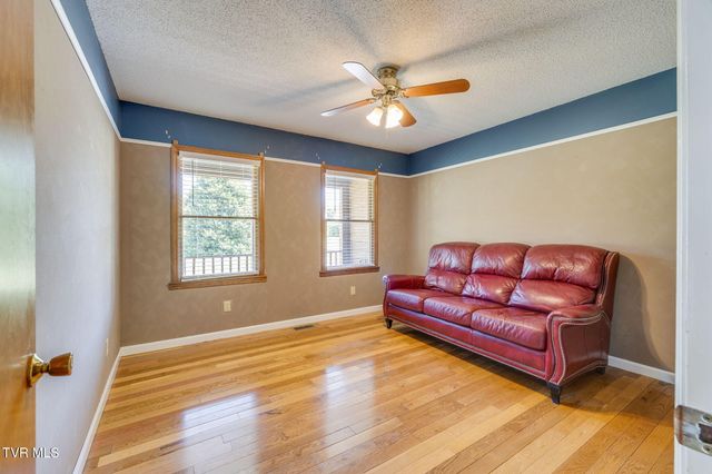 2015 Ridgefield Road, Johnson City, TN 37601