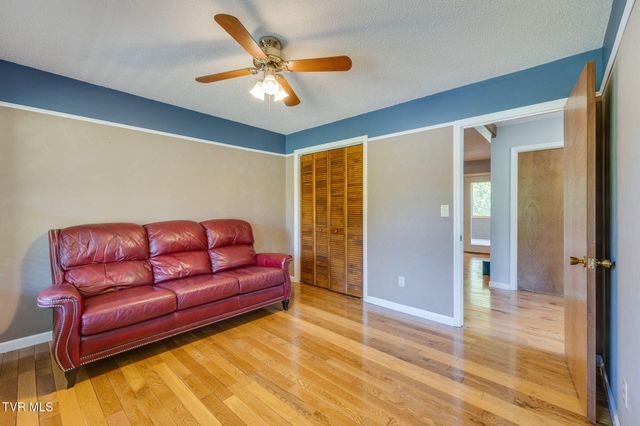 2015 Ridgefield Road, Johnson City, TN 37601