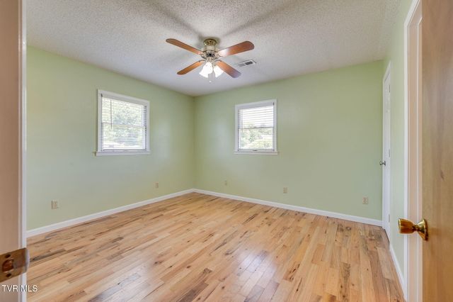 2015 Ridgefield Road, Johnson City, TN 37601