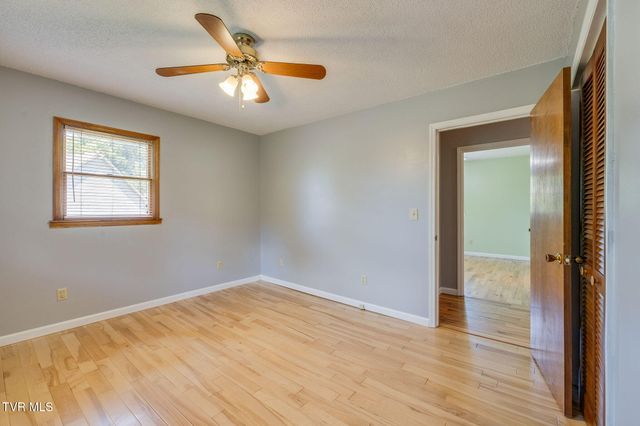 2015 Ridgefield Road, Johnson City, TN 37601