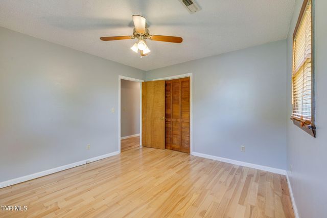2015 Ridgefield Road, Johnson City, TN 37601
