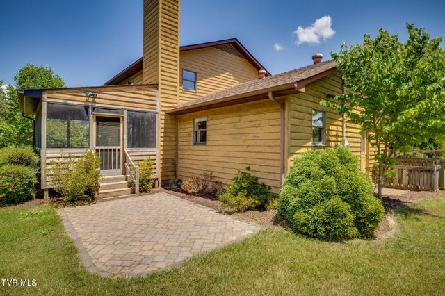 2015 Ridgefield Road, Johnson City, TN 37601