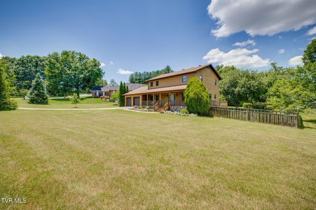 2015 Ridgefield Road, Johnson City, TN 37601
