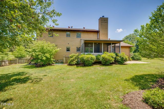 2015 Ridgefield Road, Johnson City, TN 37601